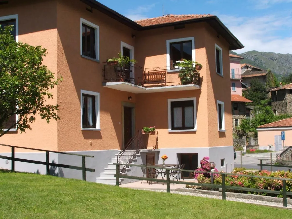 Holiday home Azalea Di Gigliola Ziello - 