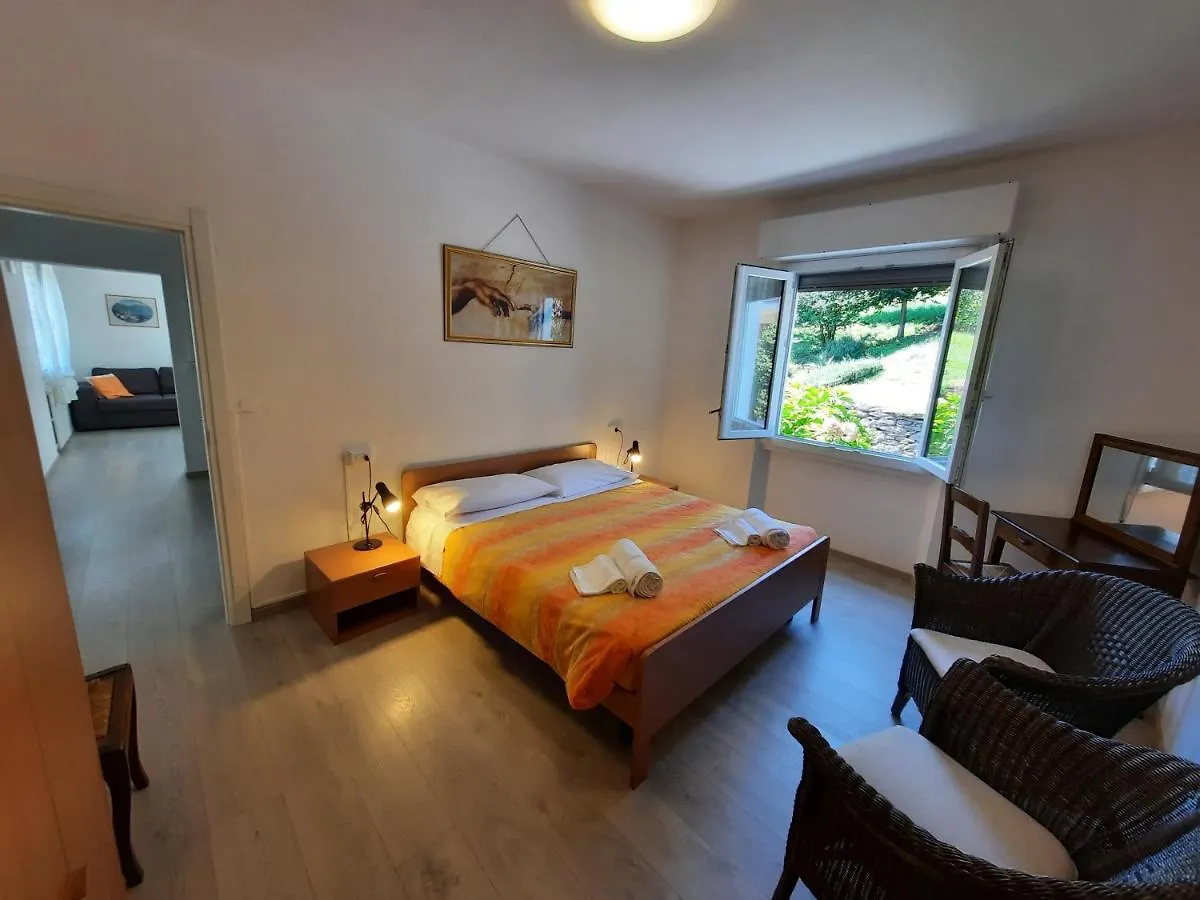 Vila Azalea Di Gigliola Ziello - 
