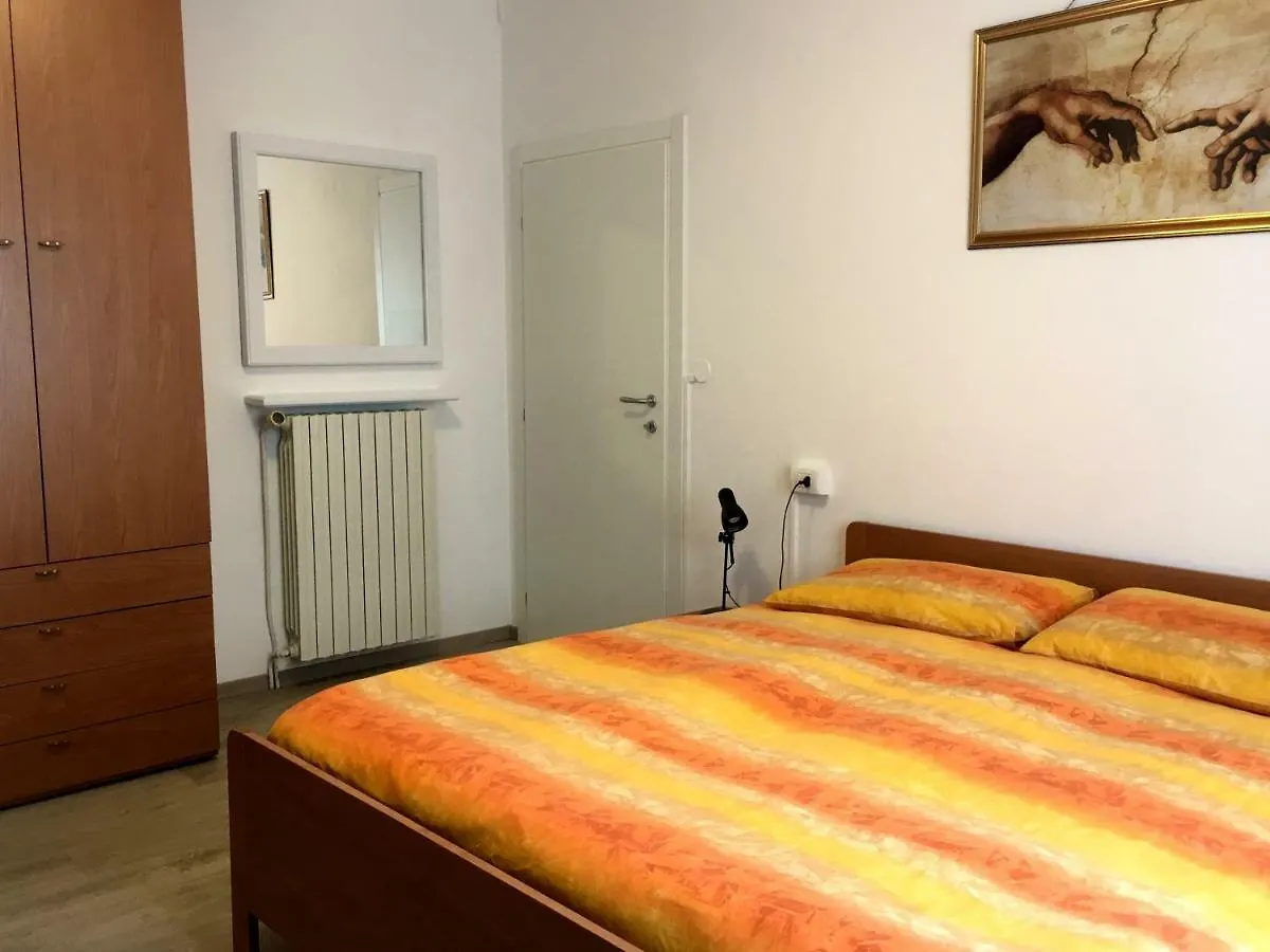 Vila Azalea Di Gigliola Ziello - 