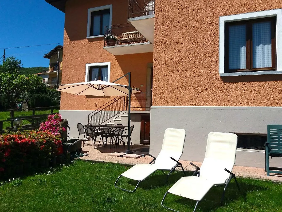 Vila Azalea Di Gigliola Ziello - 