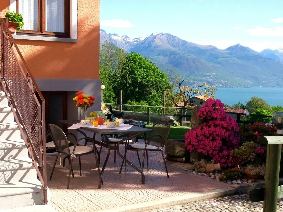 Vila Azalea Di Gigliola Ziello - 